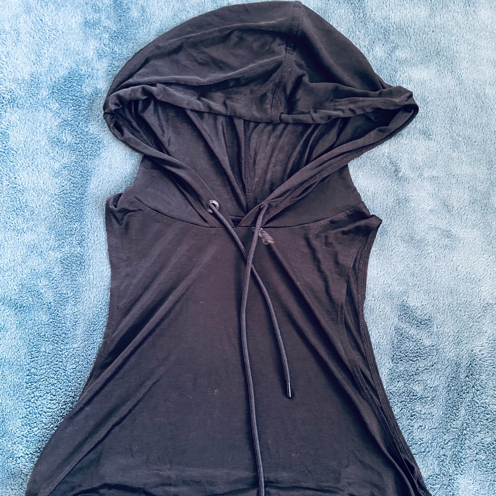 Alo Yoga sheer crop top sleeveless hoodie